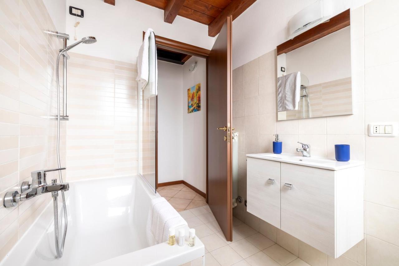 10' Da Malpensa & 1' Dalla Stazione TreniShuttle Apartamento Somma Lombardo Exterior foto