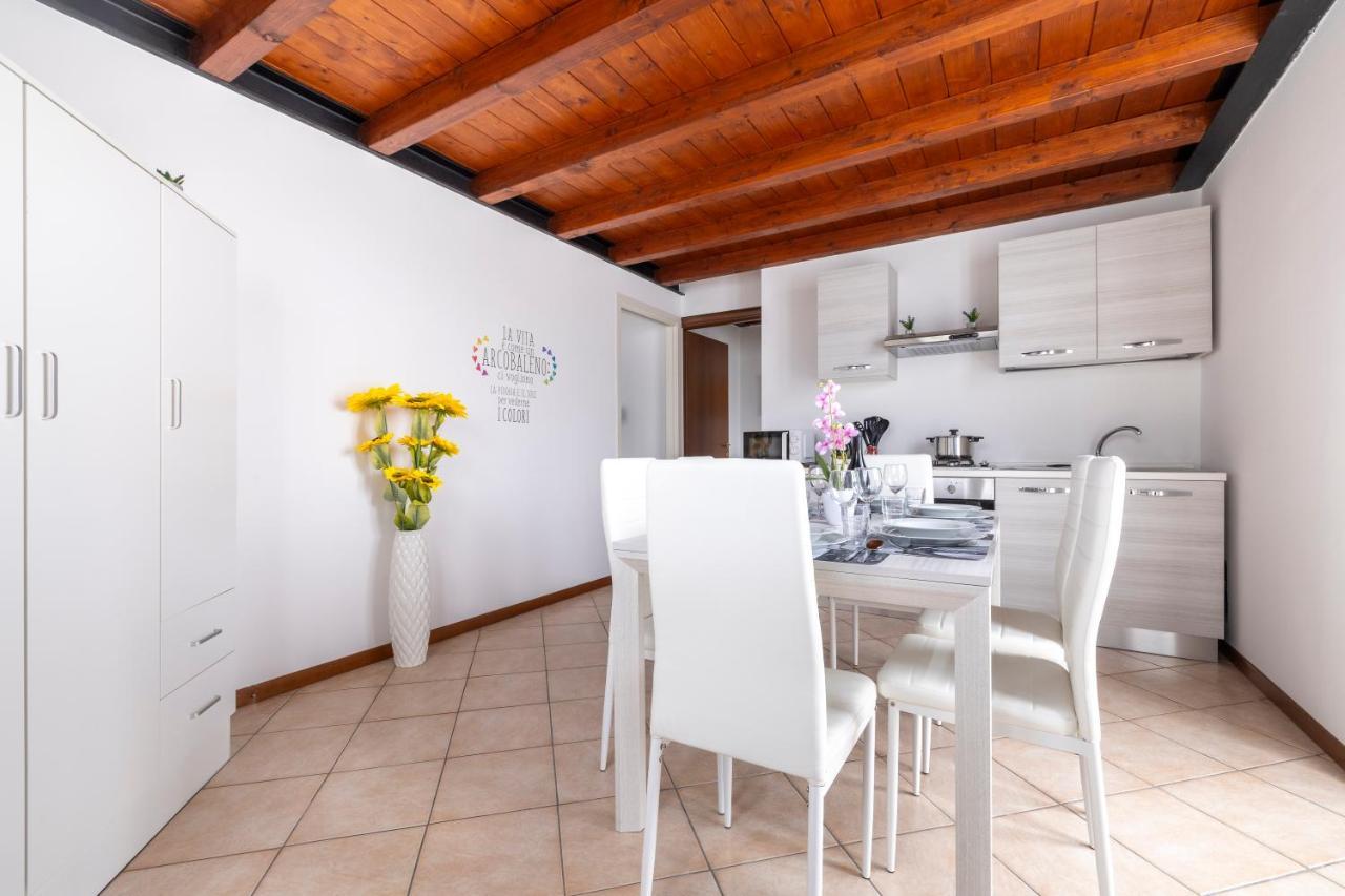 10' Da Malpensa & 1' Dalla Stazione TreniShuttle Apartamento Somma Lombardo Exterior foto